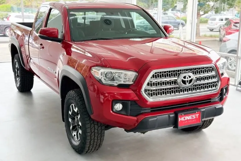 2016 Toyota Tacoma Access Cab TRD Sport photo 1