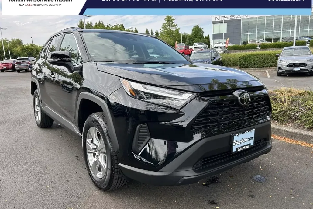 2024 Toyota RAV4 XLE photo 1