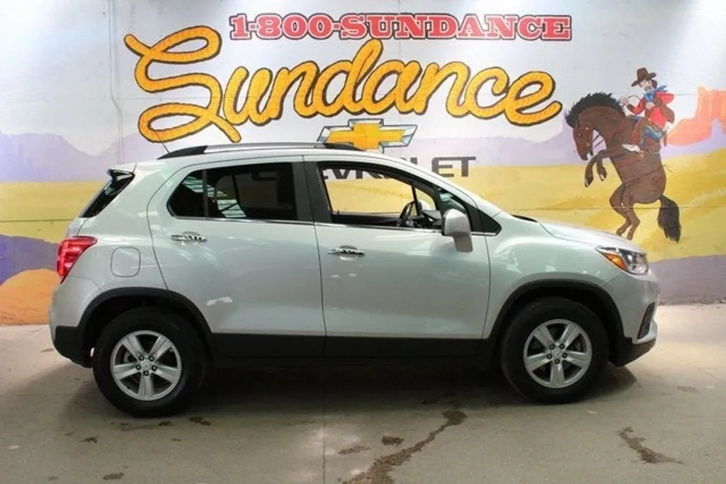 2020 Chevrolet Trax LT photo 1