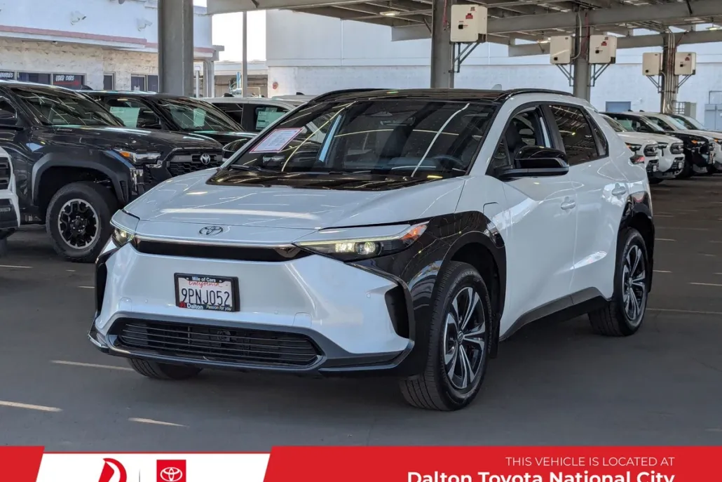 2024 Toyota bZ4X XLE photo 1