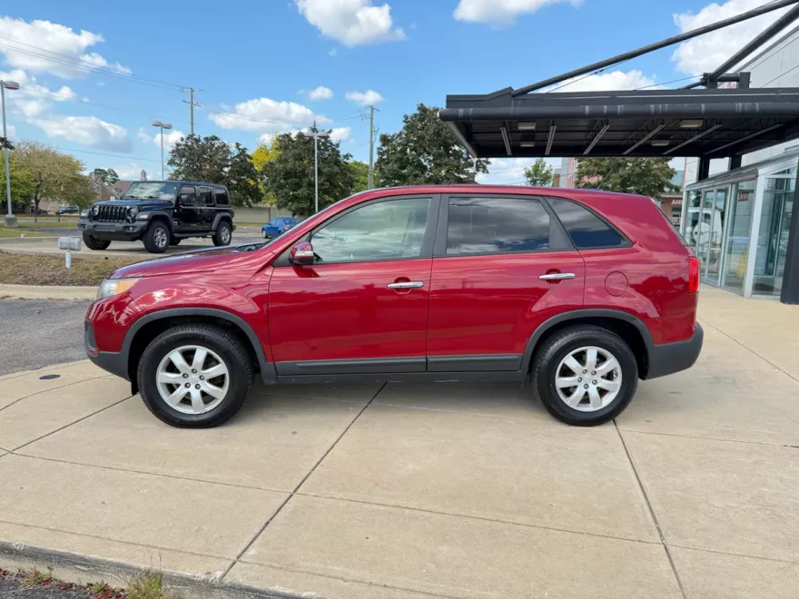 2011 Kia Sorento LX photo 1