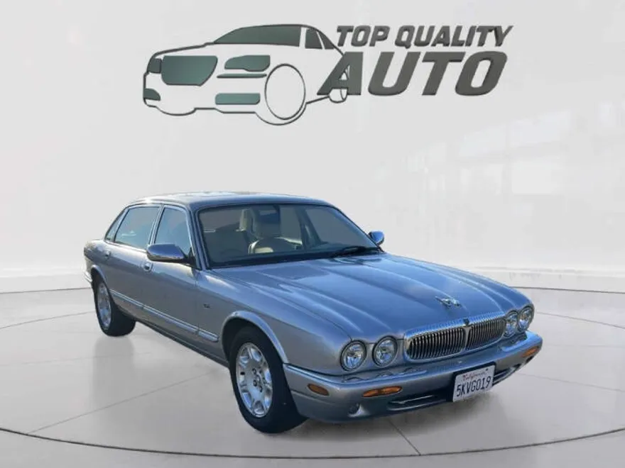 2001 Jaguar Vanden Plas photo 1
