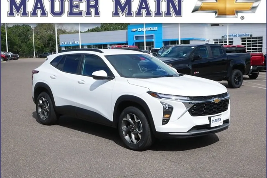 2025 Chevrolet Trax LT photo 1