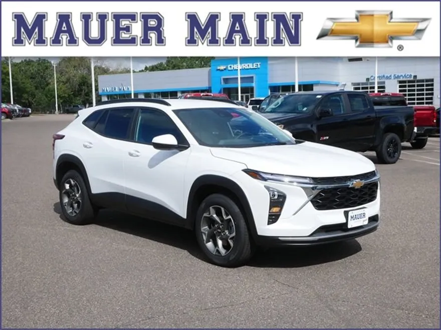 2025 Chevrolet Trax LT photo 1