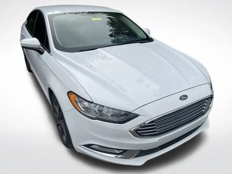 2018 Ford Fusion SE photo 1