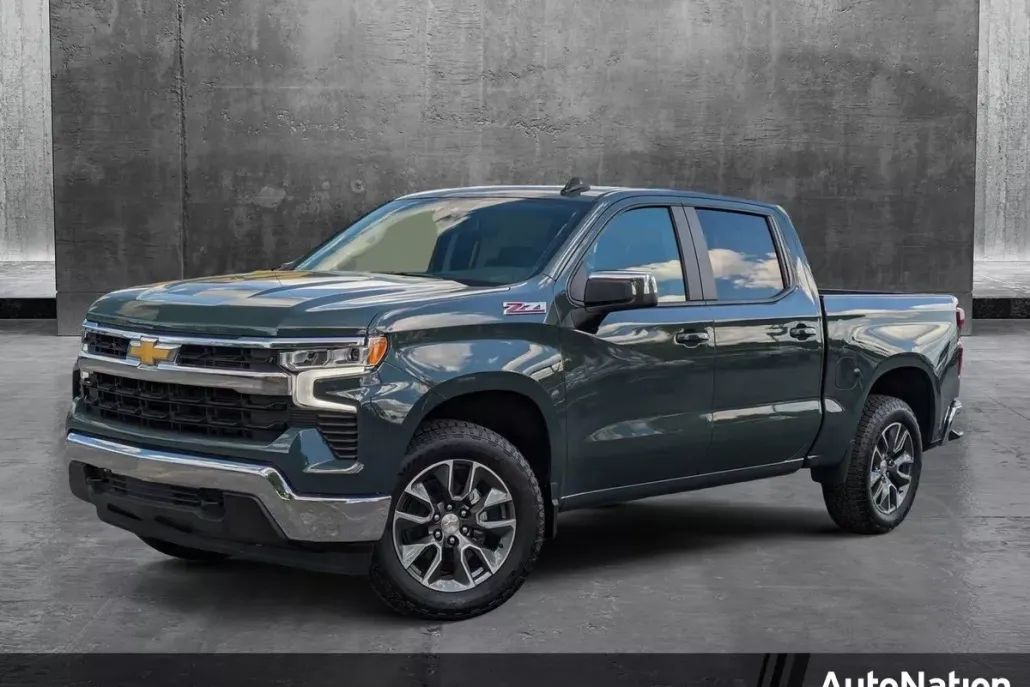 2025 Chevrolet Silverado 1500 LT photo 1