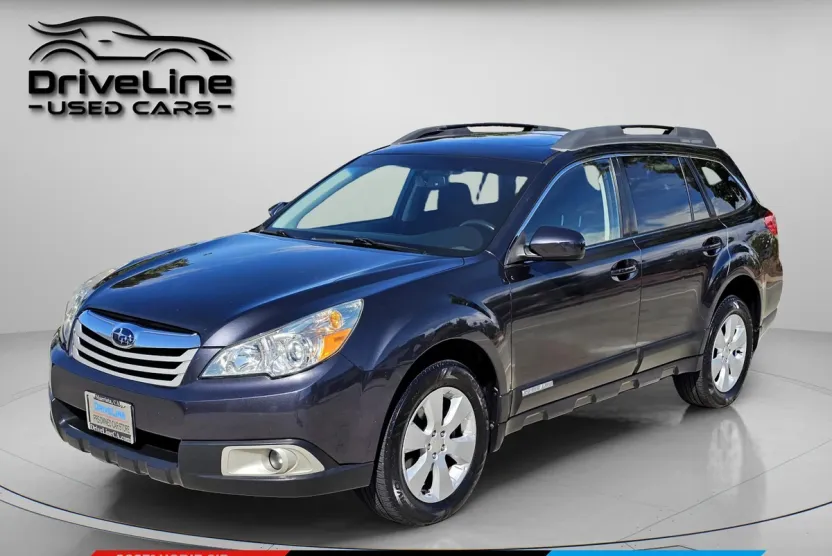 2011 Subaru Outback Premium photo 1