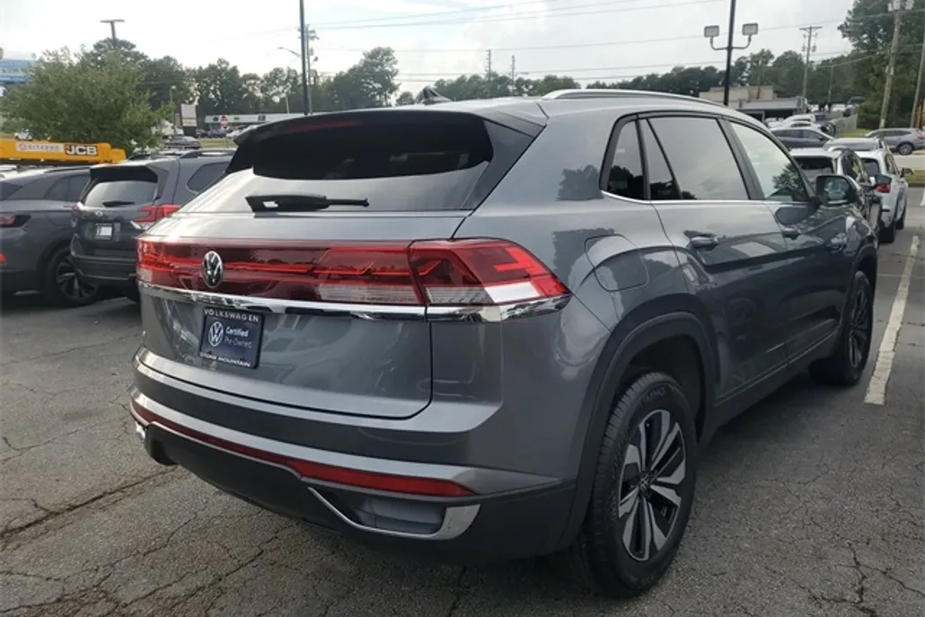 2024 Volkswagen Atlas Cross Sport SE photo 1