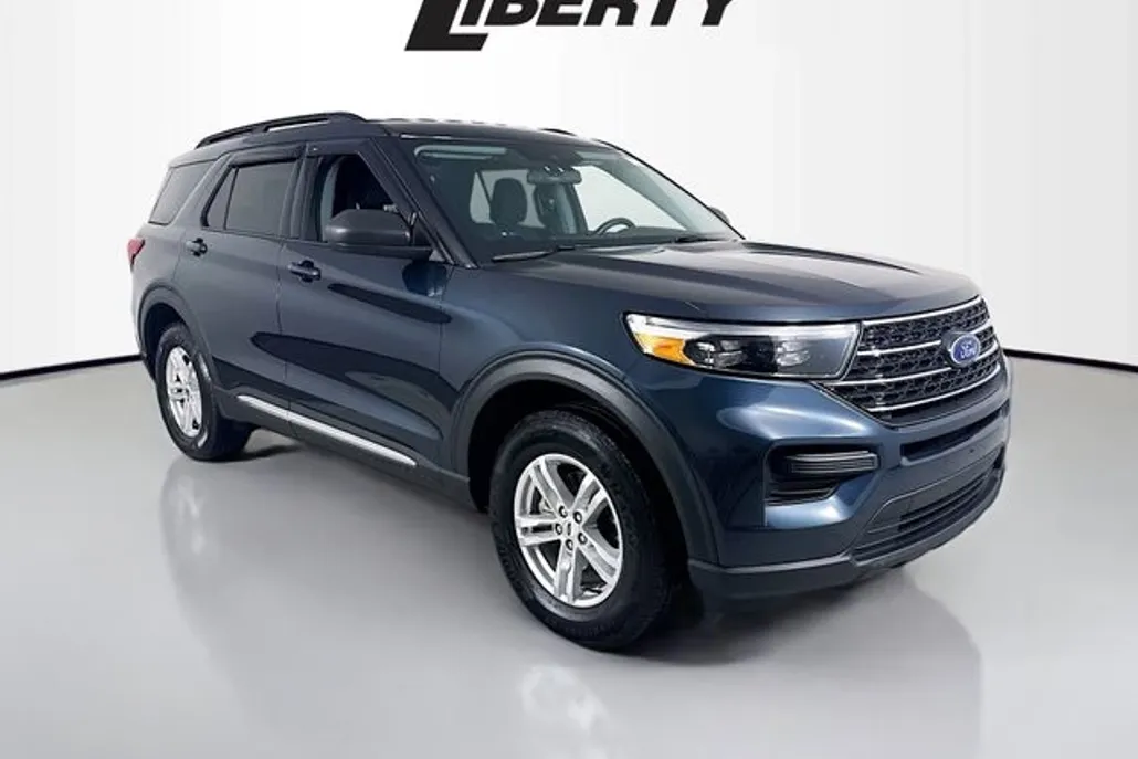 2022 Ford Explorer XLT photo 1