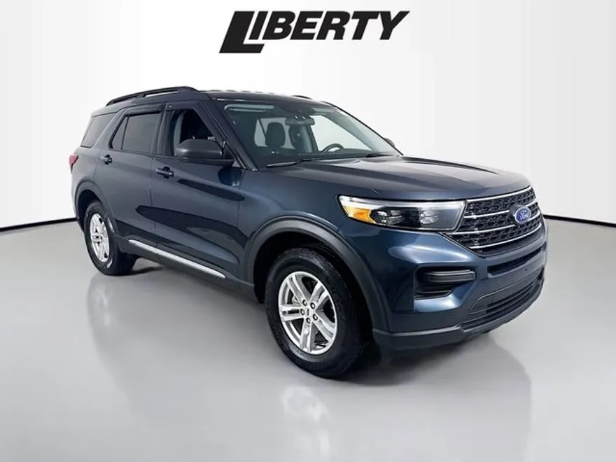 2022 Ford Explorer XLT photo 1