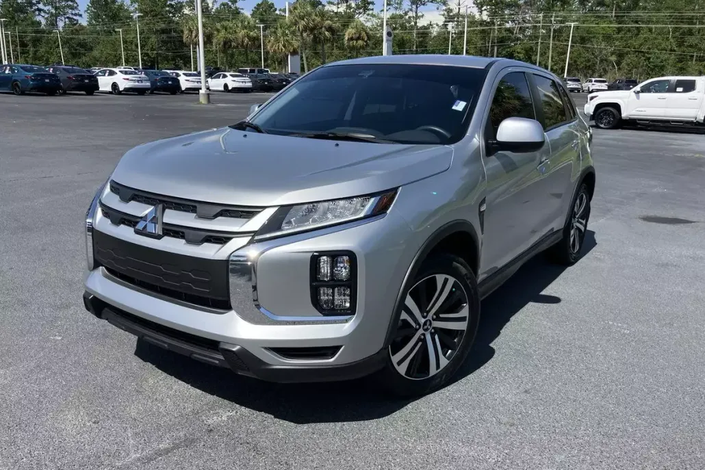 2024 Mitsubishi Outlander Sport ES photo 1