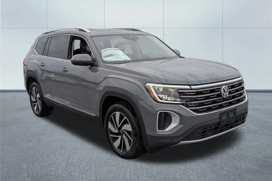 2025 Volkswagen Atlas SEL photo 1