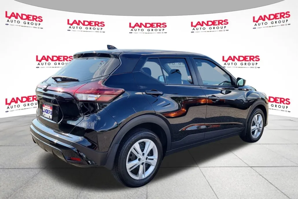 2024 Nissan Kicks S photo 1