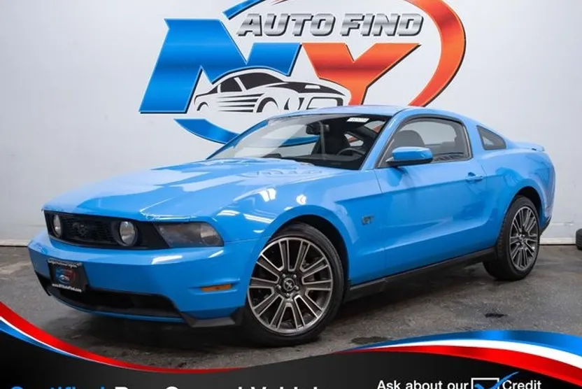 2010 Ford Mustang Premium GT photo 1