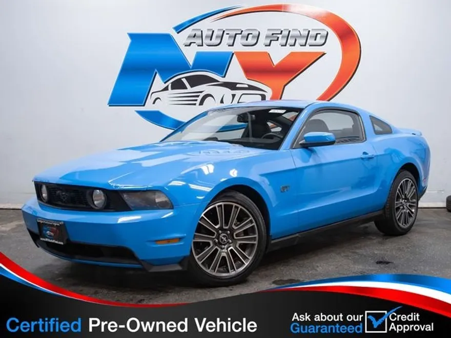 2010 Ford Mustang Premium GT photo 1