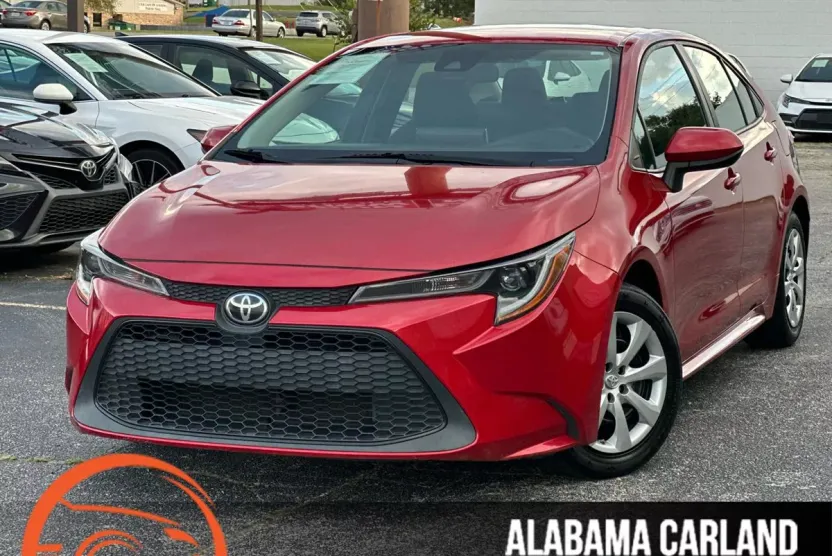 2021 Toyota Corolla LE photo 1