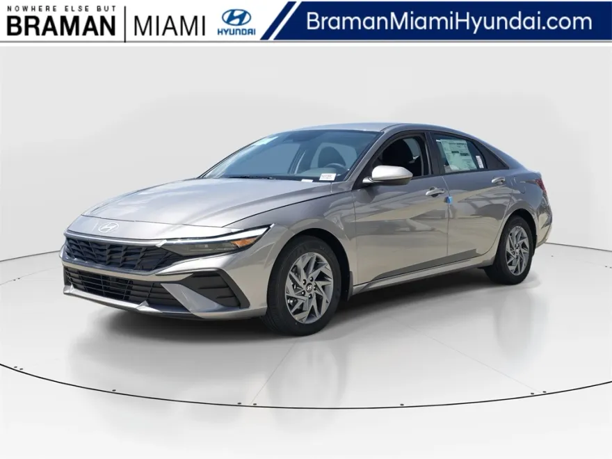 2025 Hyundai Elantra Hybrid photo 1