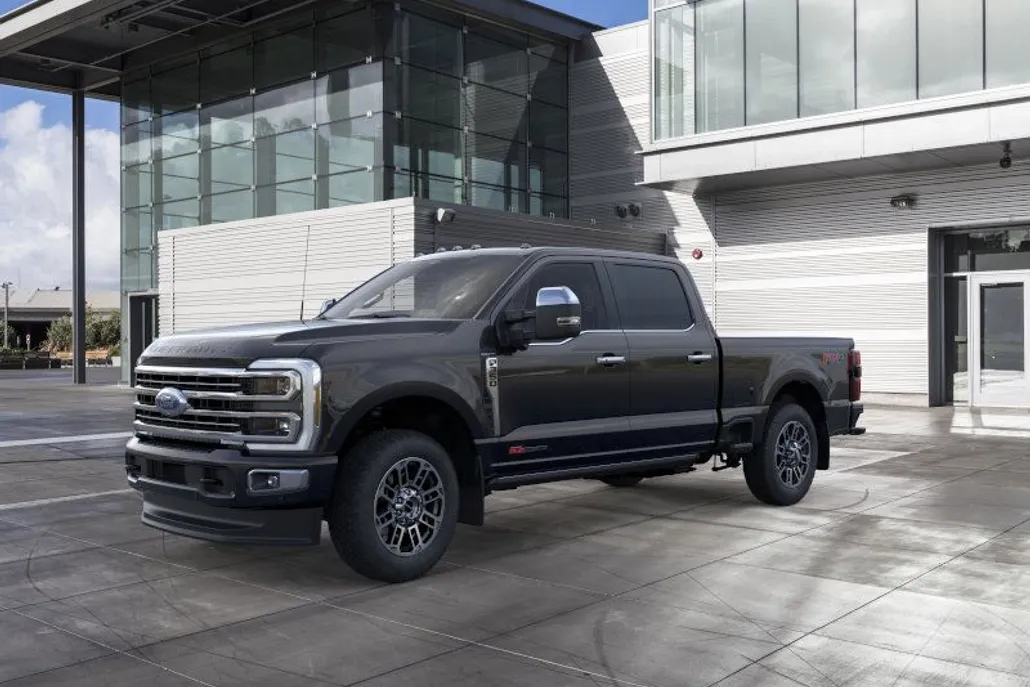 2025 Ford F-350 Platinum photo 1