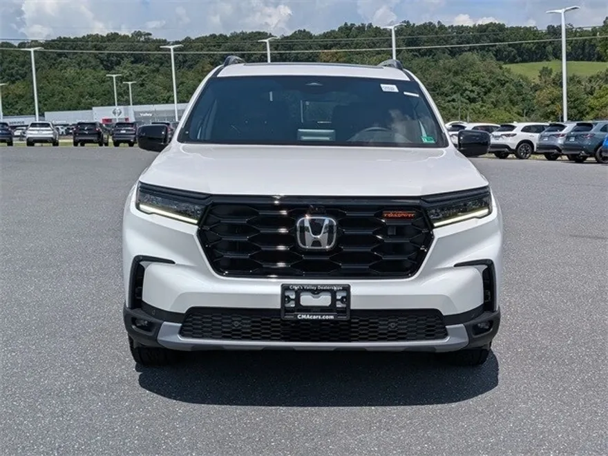 2025 Honda Pilot TrailSport photo 1