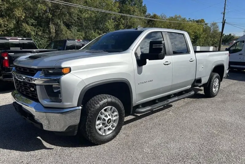 2023 Chevrolet Silverado 2500HD LT photo 1