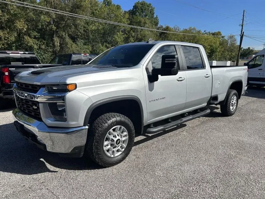 2023 Chevrolet Silverado 2500HD LT photo 1