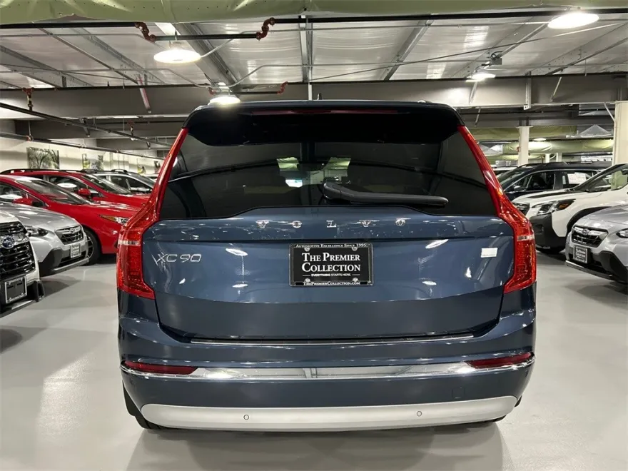 2022 Volvo XC90 Recharge T8 Inscription photo 1
