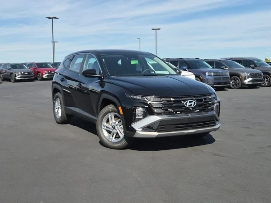 2025 Hyundai Tucson SE photo 1