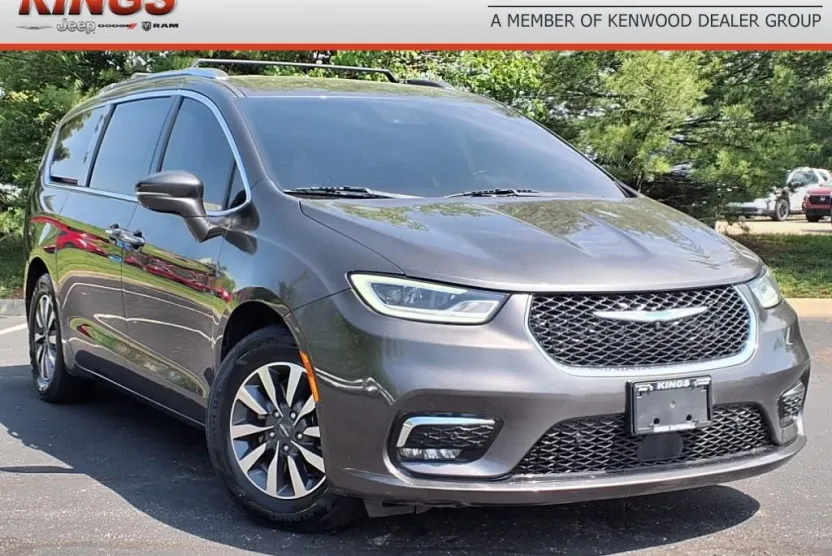 2021 Chrysler Pacifica Hybrid Touring L photo 1