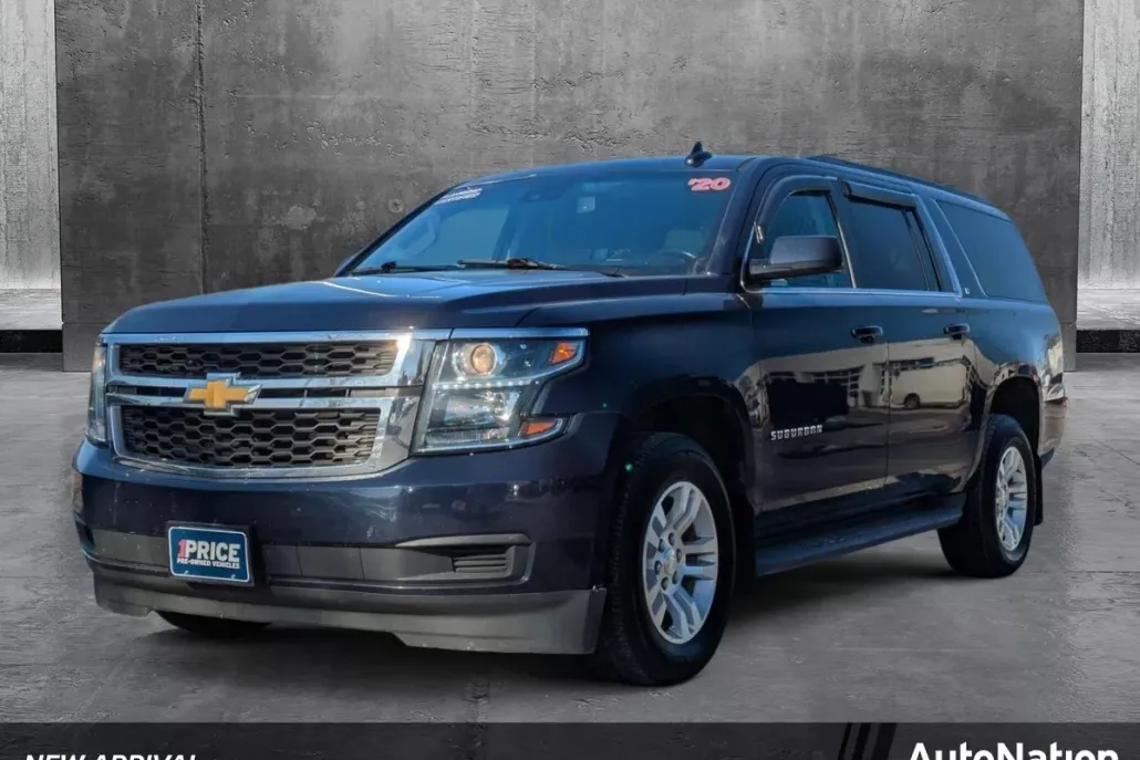 2020 Chevrolet Suburban LT photo 1