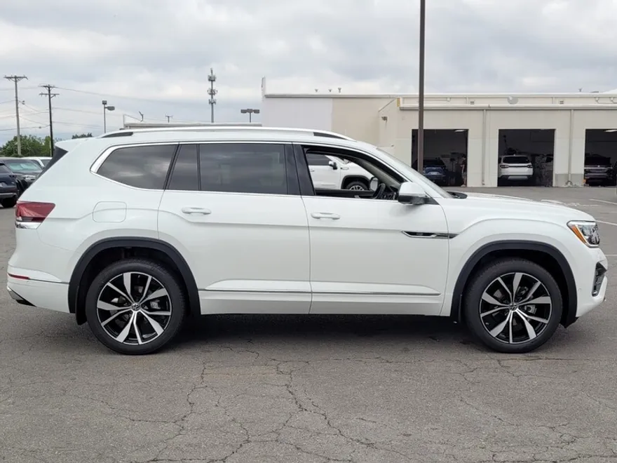 2026 Volkswagen Atlas SEL Premium R-Line photo 1
