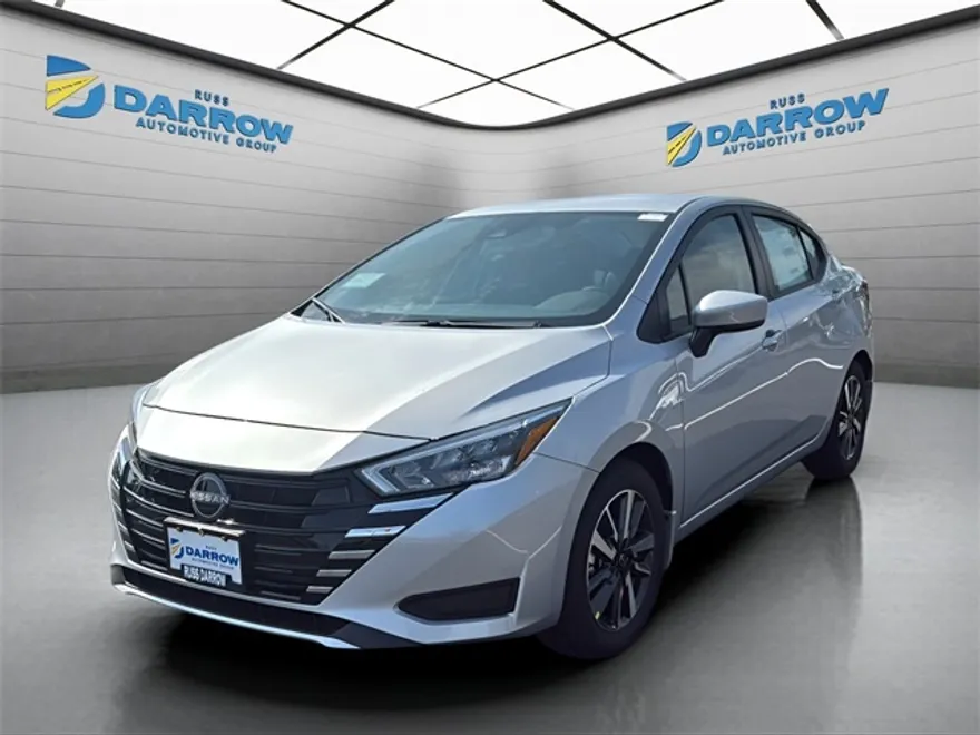 2025 Nissan Versa 1.6 SV photo 1
