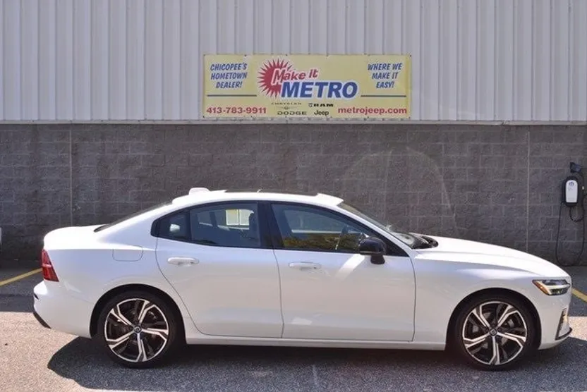 2024 Volvo S60 B5 Core photo 1