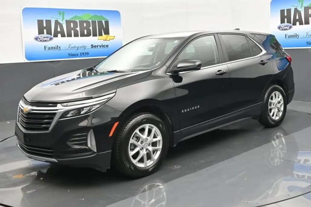 2024 Chevrolet Equinox LT photo 1