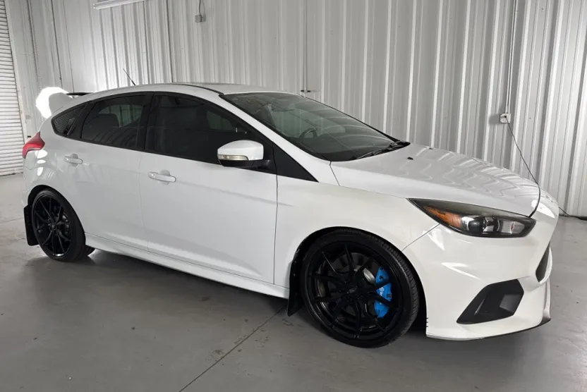 2017 Ford Focus RS photo 1