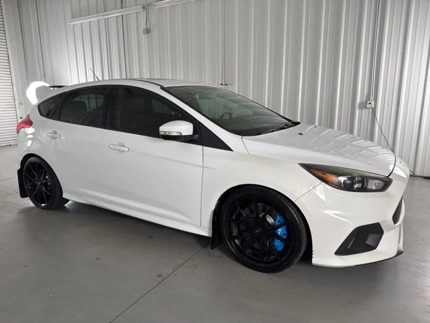 2017 Ford Focus RS photo 1