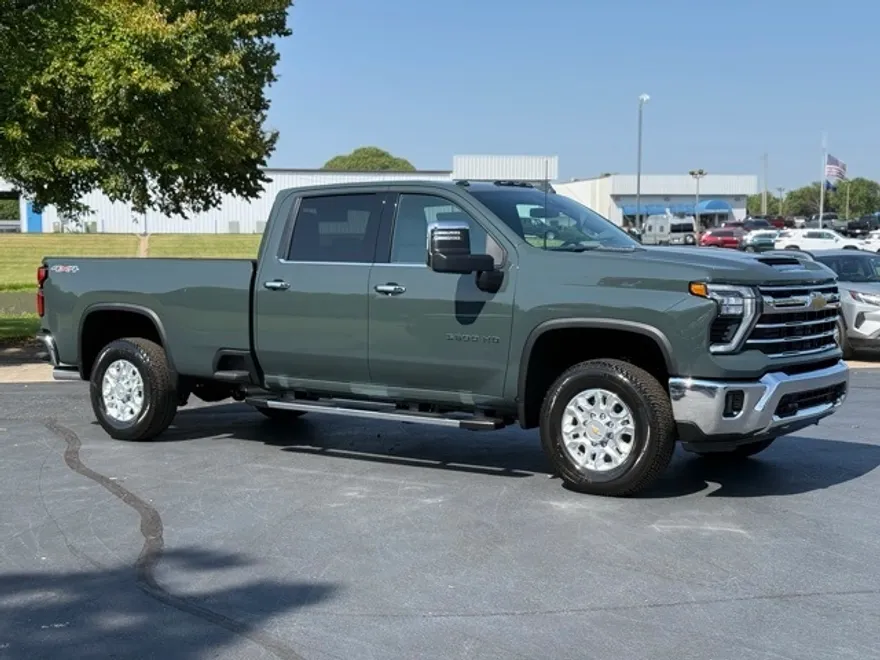 2025 Chevrolet Silverado 3500HD LTZ photo 1