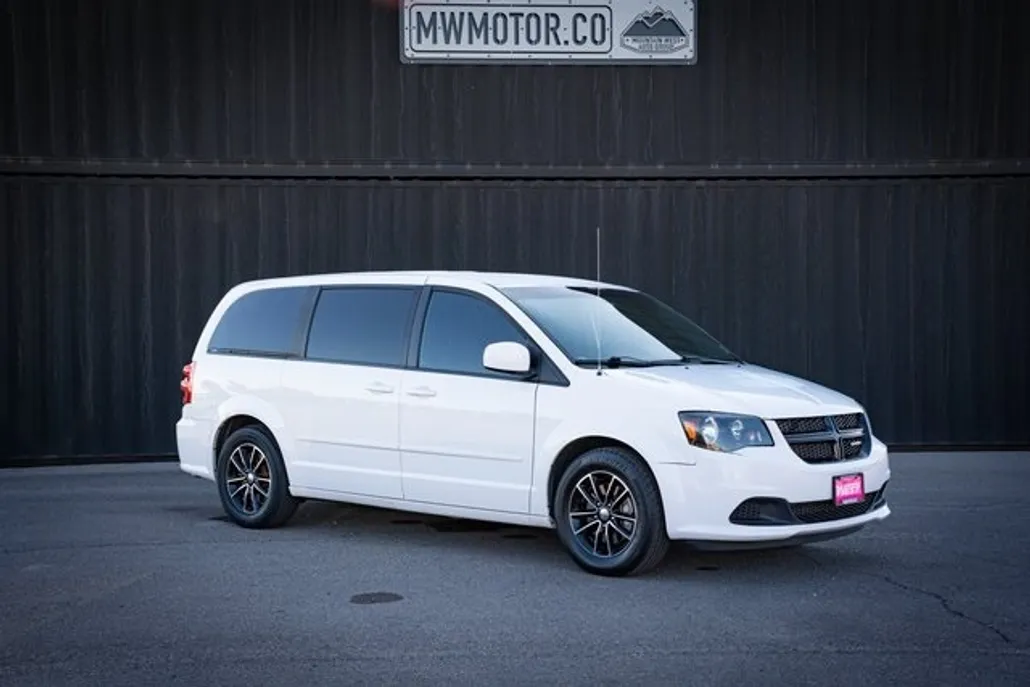 2017 Dodge Grand Caravan SE Plus Blacktop photo 1