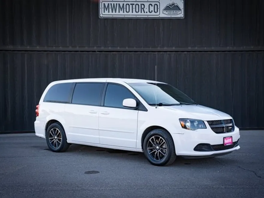 2017 Dodge Grand Caravan SE Plus Blacktop photo 1
