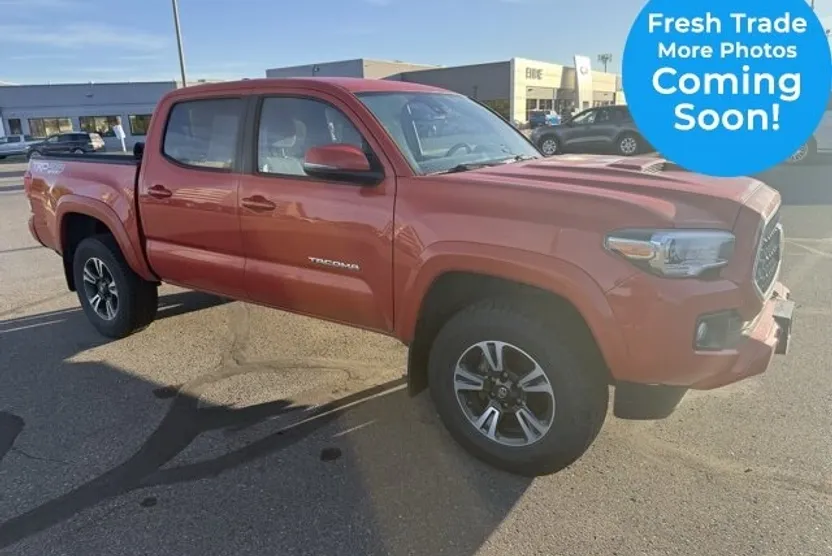 2018 Toyota Tacoma TRD Sport photo 1