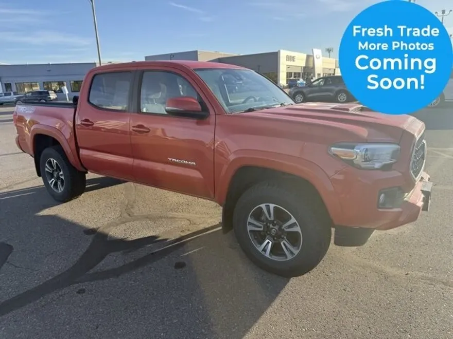 2018 Toyota Tacoma TRD Sport photo 1