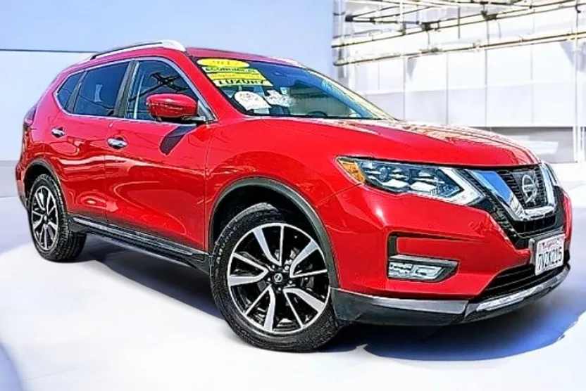 2017 Nissan Rogue SL photo 1