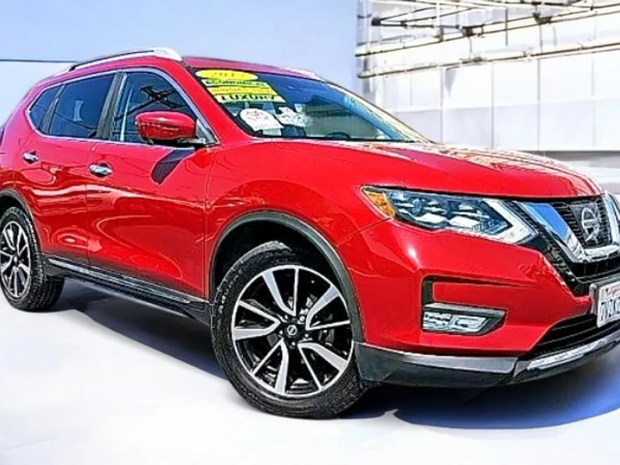 2017 Nissan Rogue SL photo 1