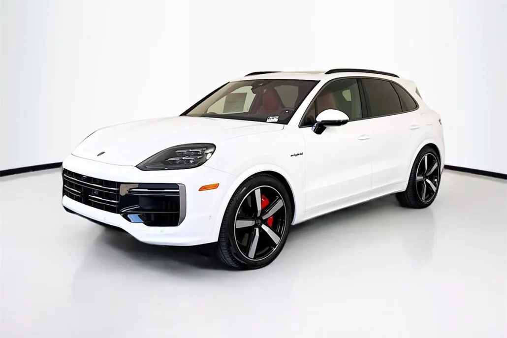 2025 Porsche Cayenne Turbo E-Hybrid photo 1