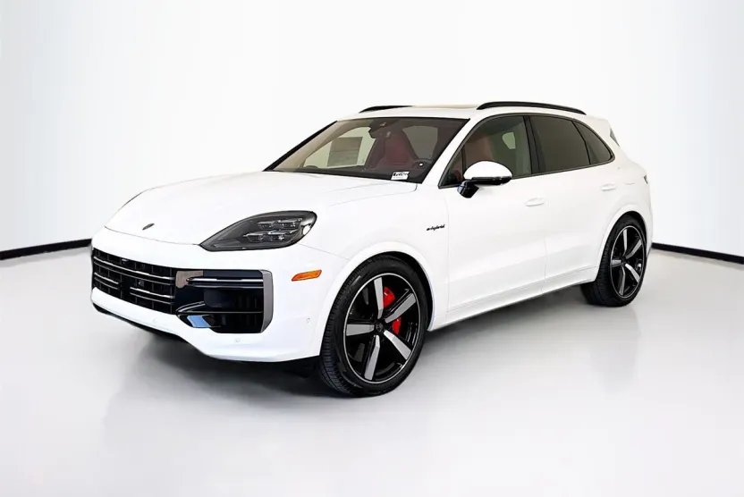 2025 Porsche Cayenne Turbo E-Hybrid photo 1