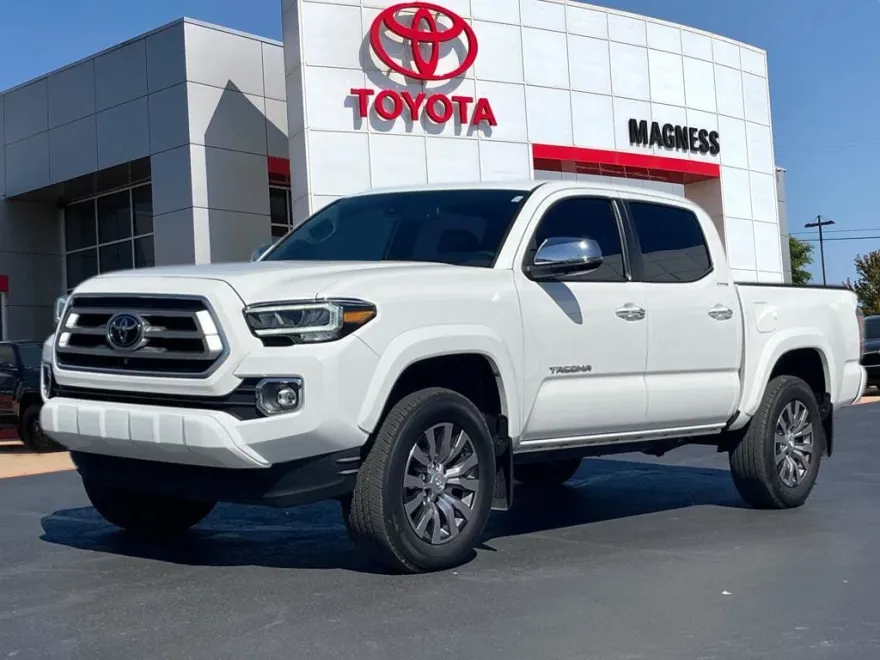 2022 Toyota Tacoma Limited V6 photo 1
