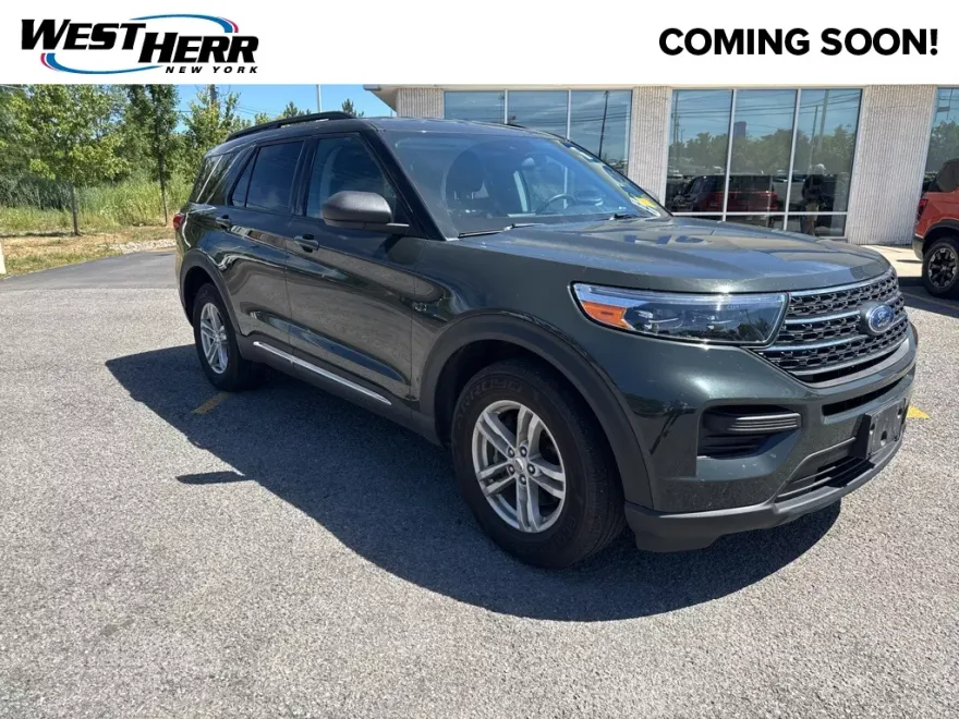 2022 Ford Explorer XLT photo 1