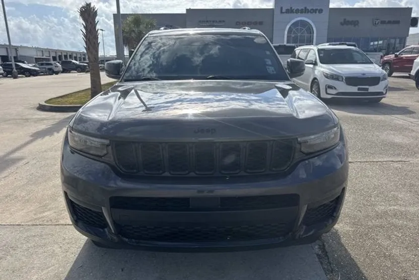 2023 Jeep Grand Cherokee Altitude photo 1
