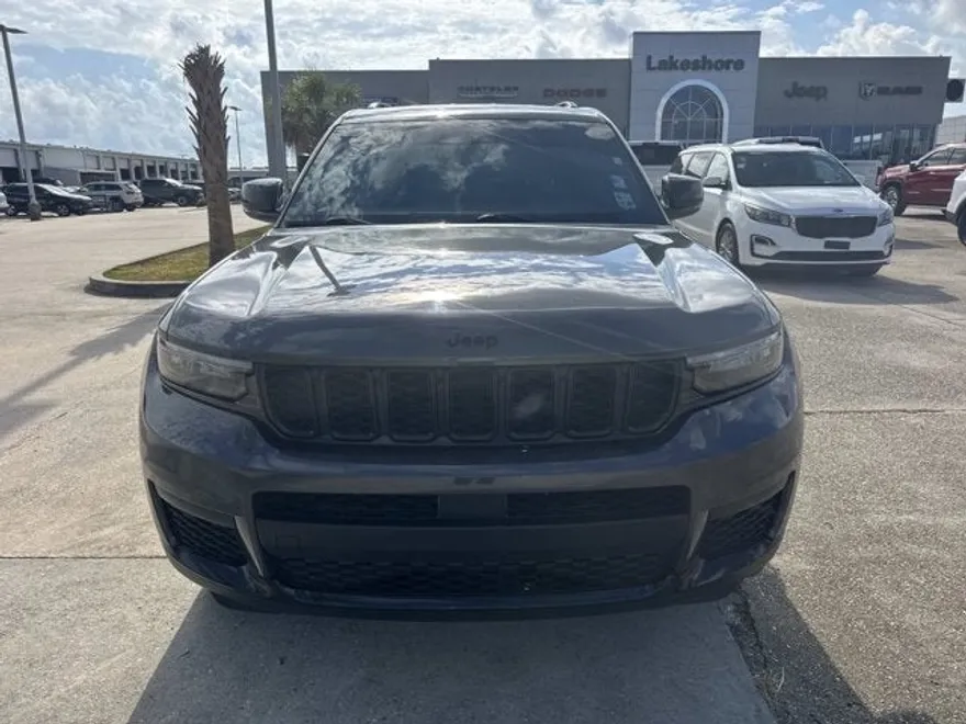 2023 Jeep Grand Cherokee Altitude photo 1