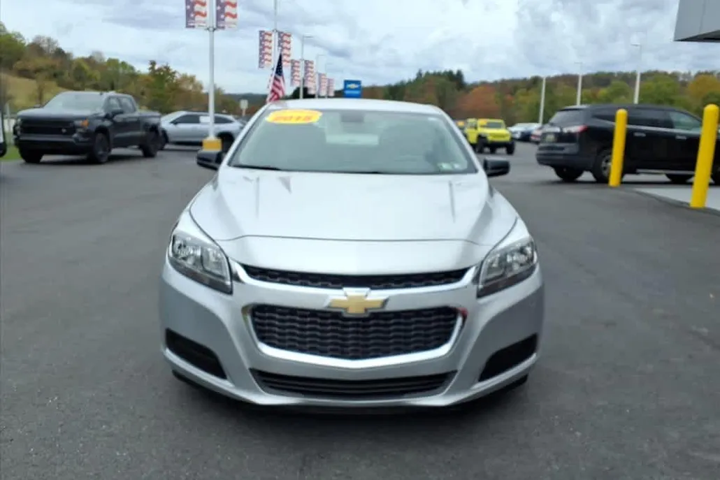 2015 Chevrolet Malibu LS photo 1
