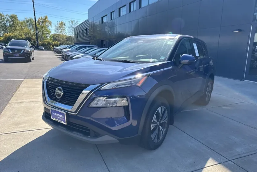2021 Nissan Rogue SV photo 1